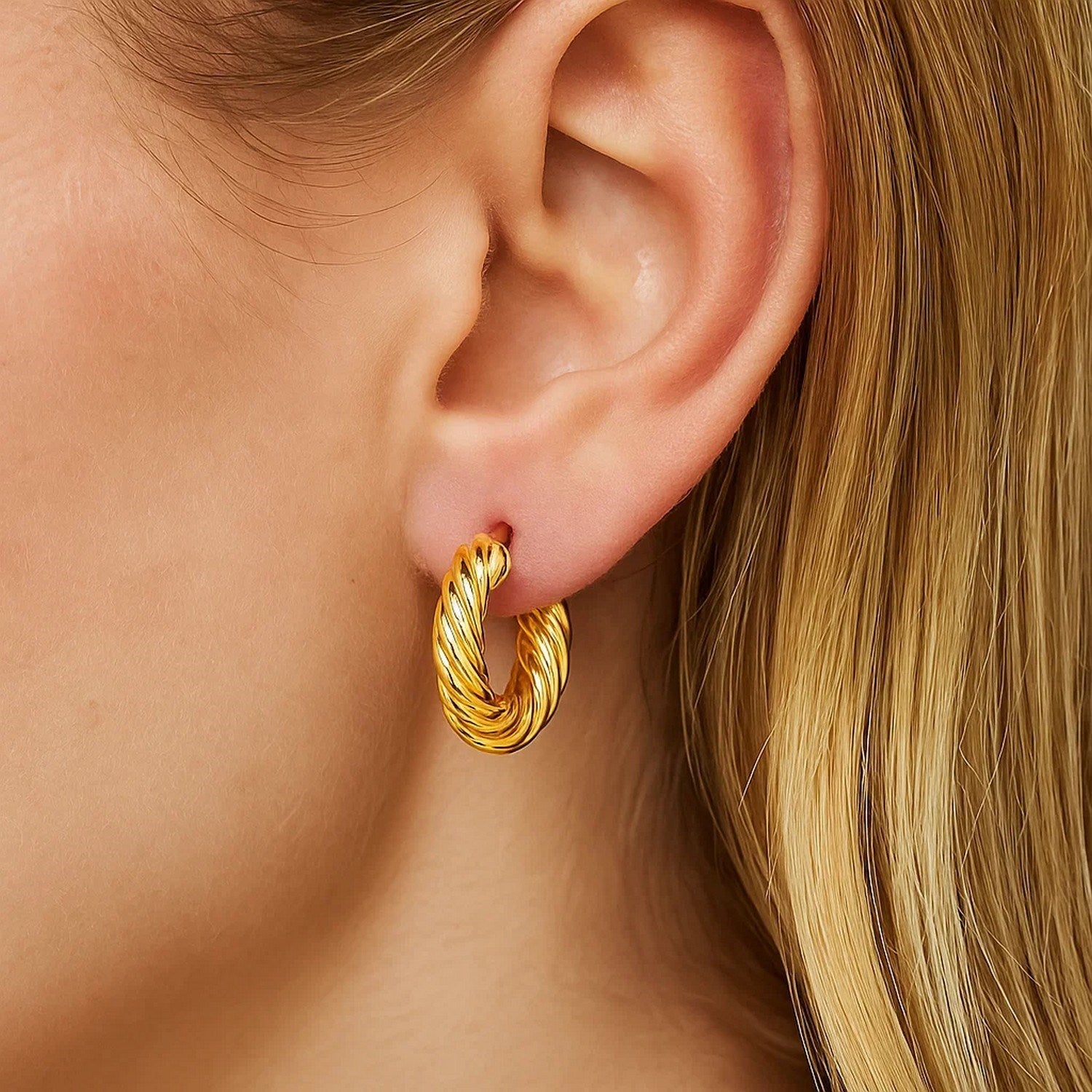 14k Yellow Gold Twisted Cable Small Hoop Earrings(4x17.6mm)