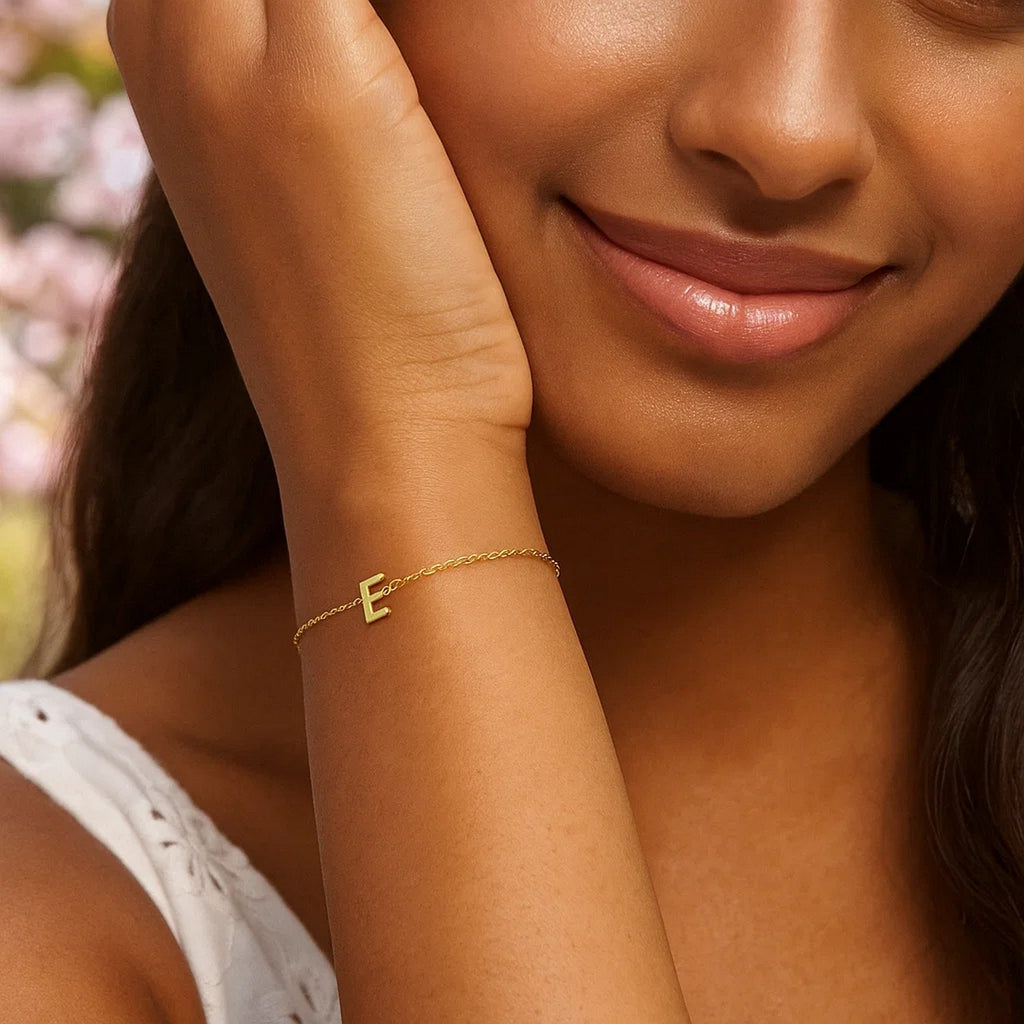 14K Yellow Gold Women's Mini Initial E Bracelet – 7 Inches – 14K Gold