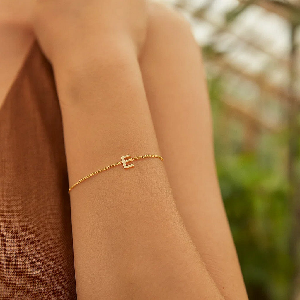14K Yellow Gold Women's Mini Initial E Bracelet – 7 Inches – 14K Gold