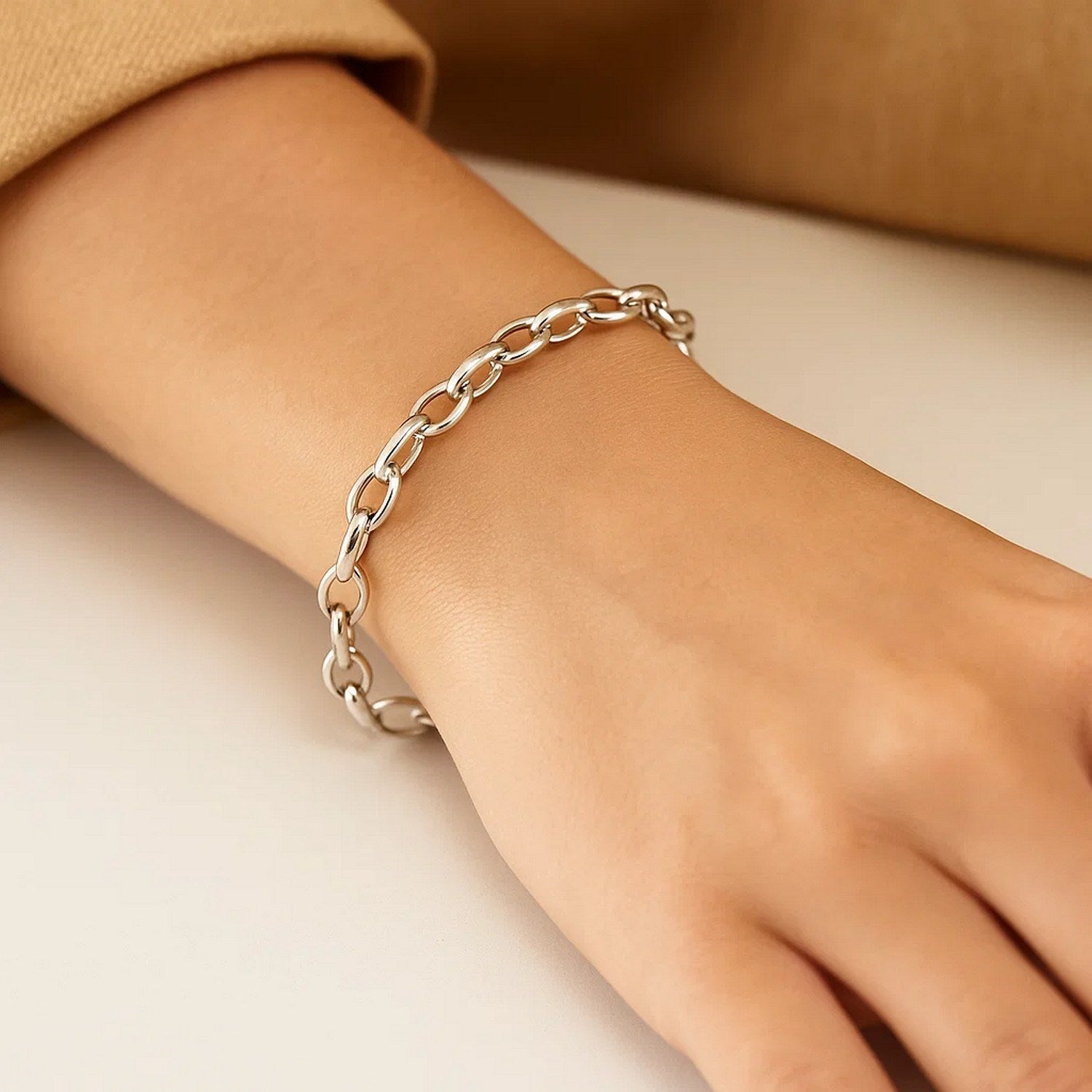 14K White Gold Oval Rolo Bracelet (4.60mm)