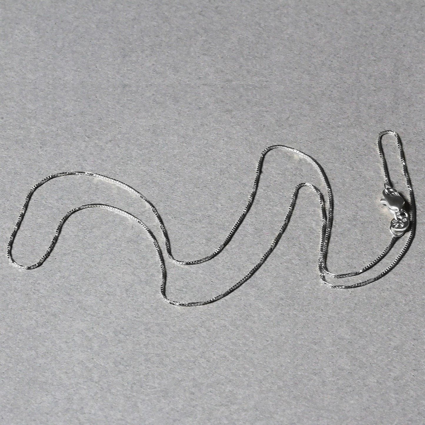 18k White Gold Box Chain 0.6mm (0.60 mm)