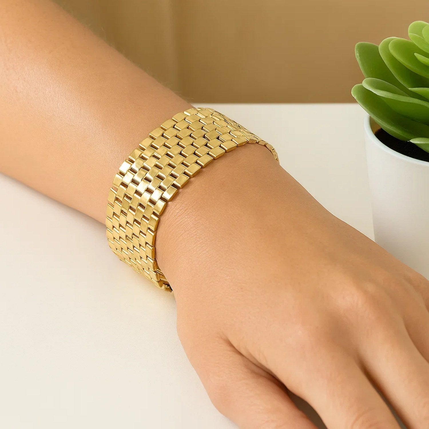 14K Yellow Gold Large Cobblestone Link Bracelet (22.90 mm)