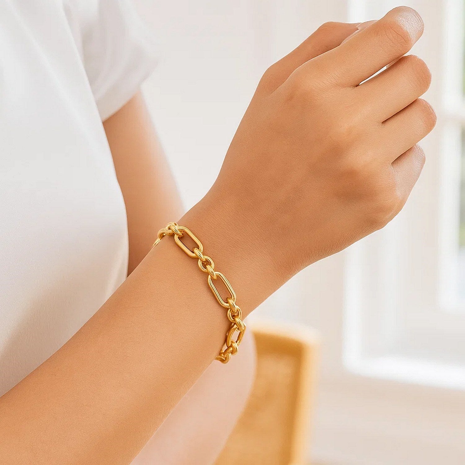 14k Yellow Gold Italian Alternating Paperclip Round Links Bracelet (8.00 mm)