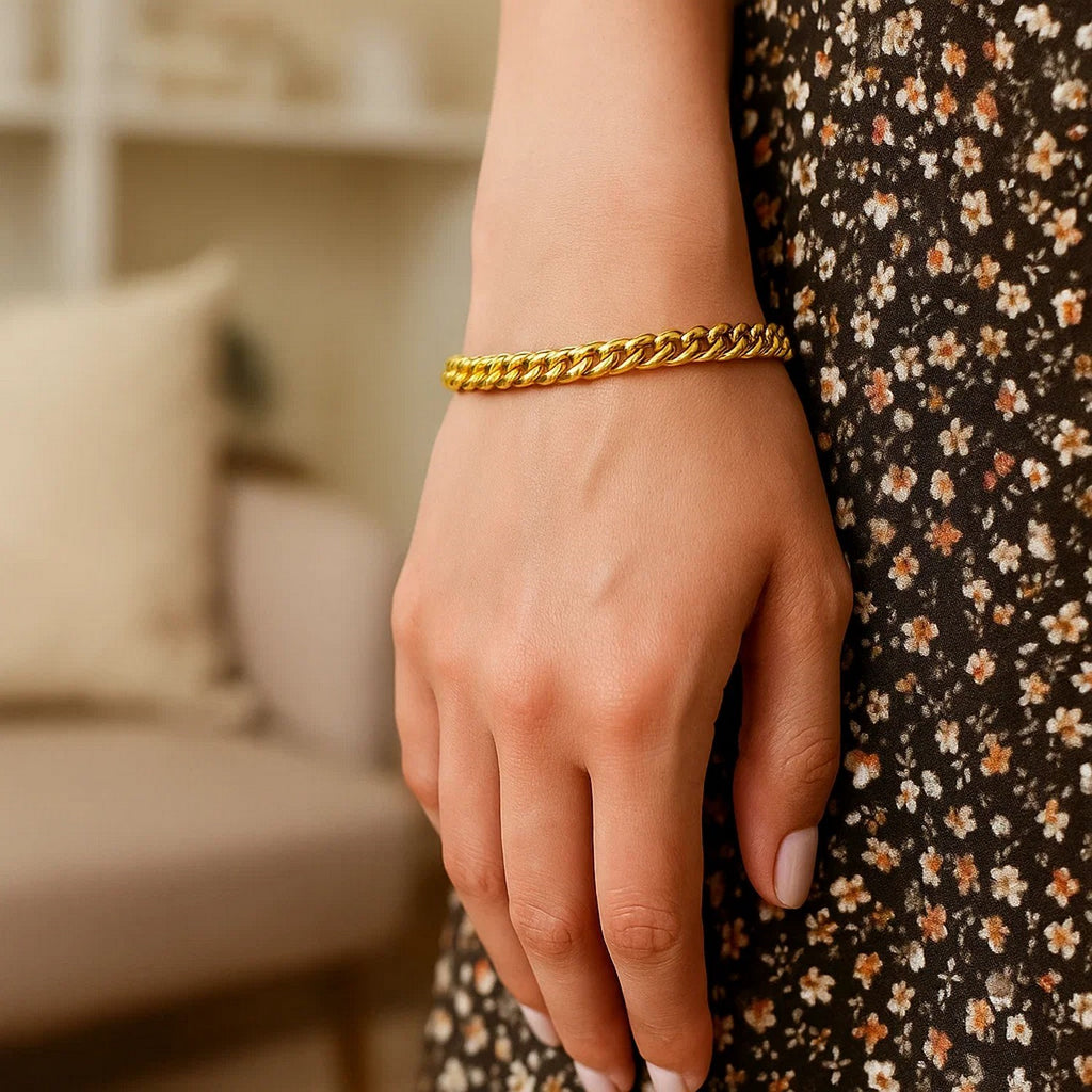 14K Yellow Gold Petite Faceted Cuban Link Chain Bracelet (4.50mm)