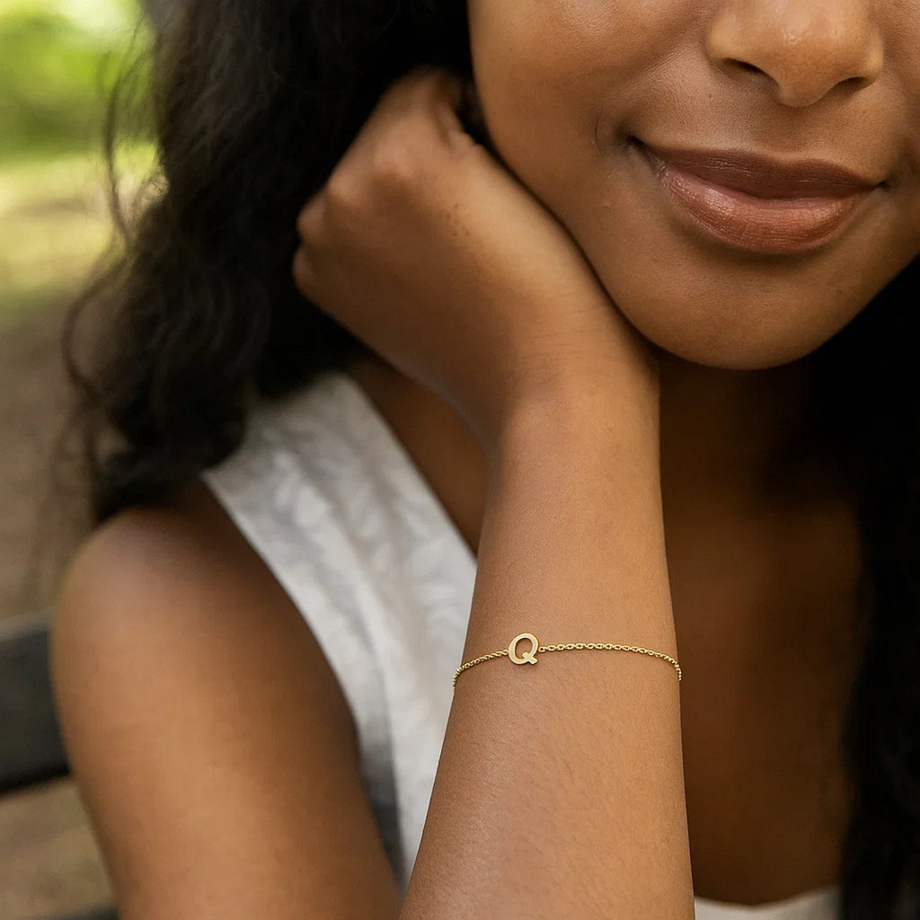 14K Yellow Gold Women's Mini Initial Q Bracelet – 7 Inches – 14K Gold