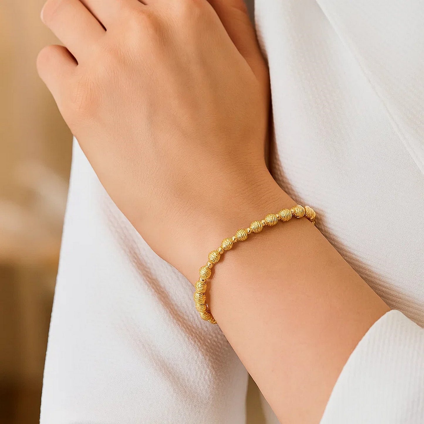 14K Yellow Gold Disco Diamond Cut Bead Bracelet (4.00 mm)
