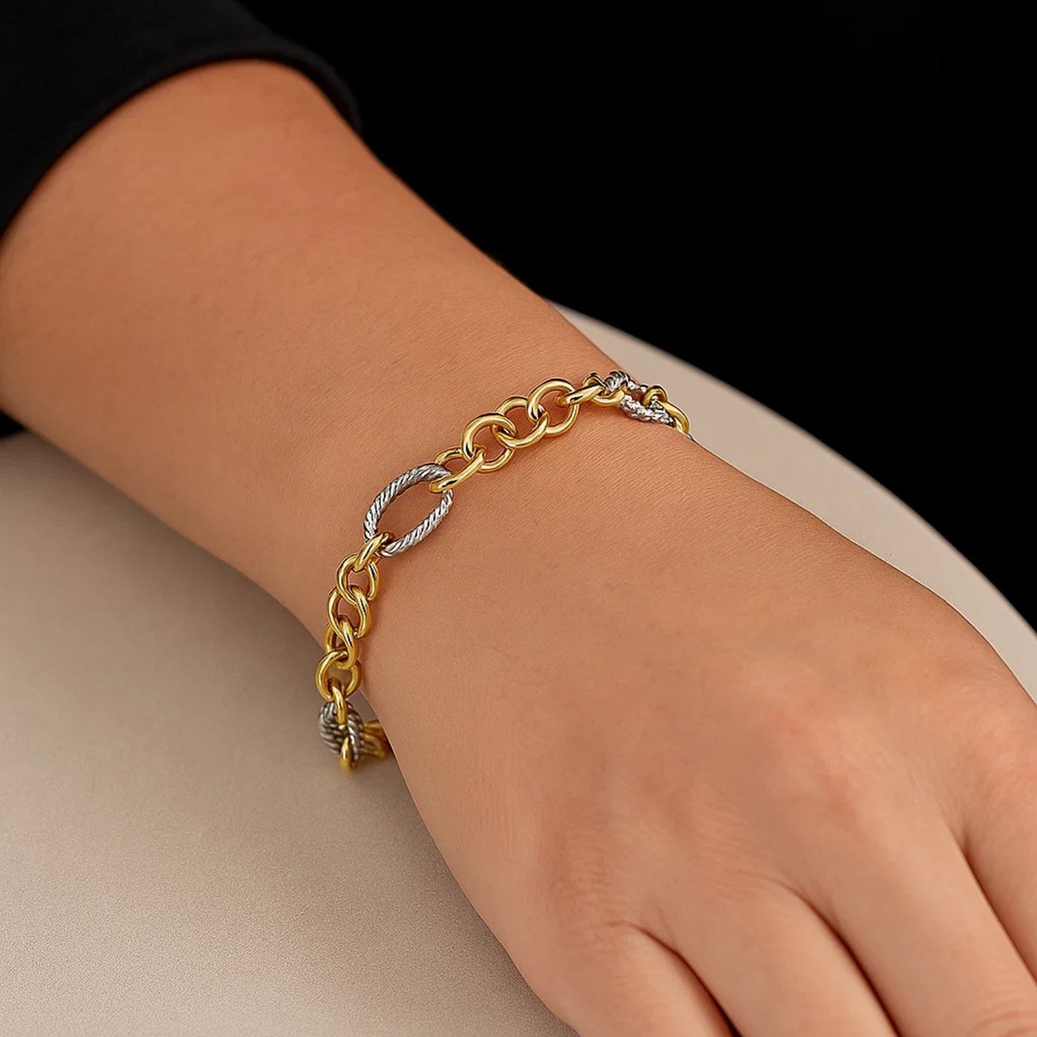 14K Two-Tone Gold Rope Motif Oval & Round Link Chain Bracelet (8.80mm)