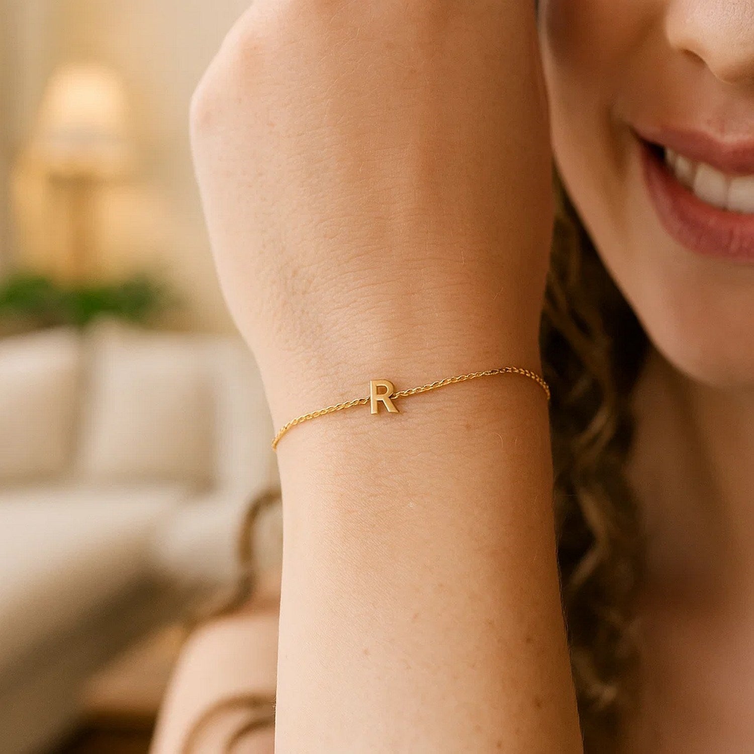 14K Yellow Gold Women's Mini Initial R Bracelet – 7 Inches – 14K Gold
