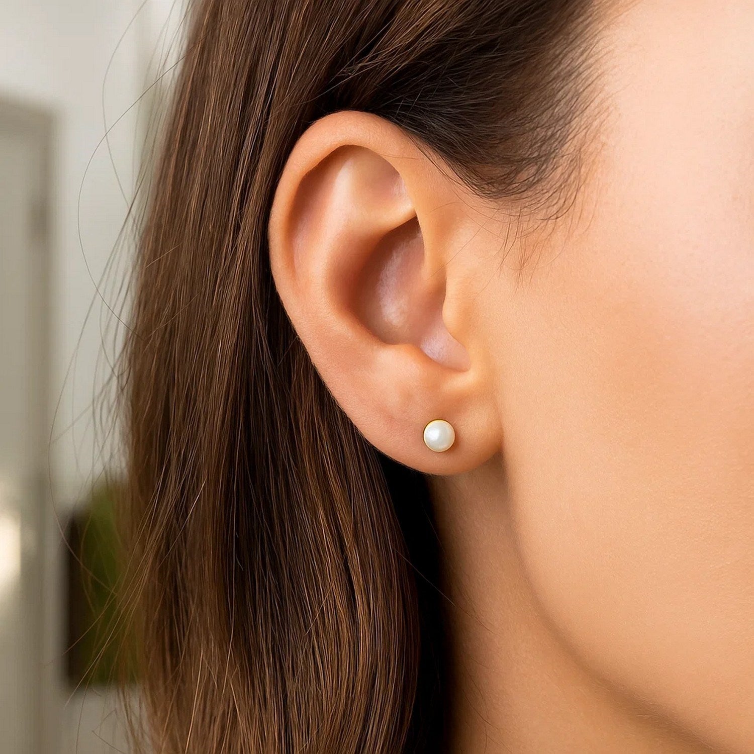 14K Yellow Gold Freshwater Cultured White Pearl Stud Earrings 4mm