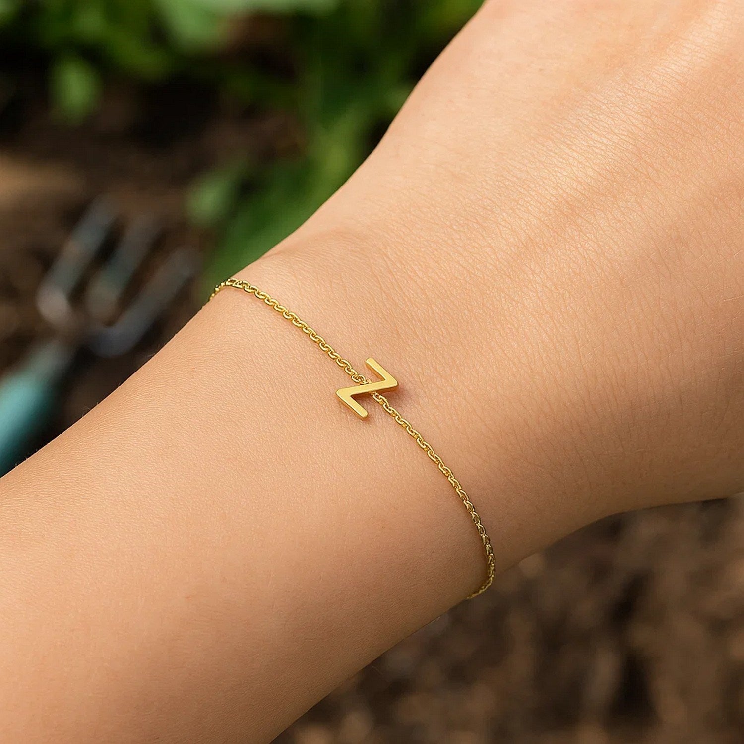 14K Yellow Gold Women's Mini Initial Z Bracelet – 7 Inches – 14K Gold