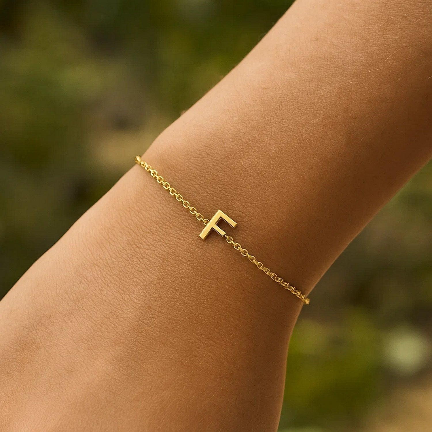 14K Yellow Gold Women's Mini Initial F Bracelet – 7 Inches – 14K Gold