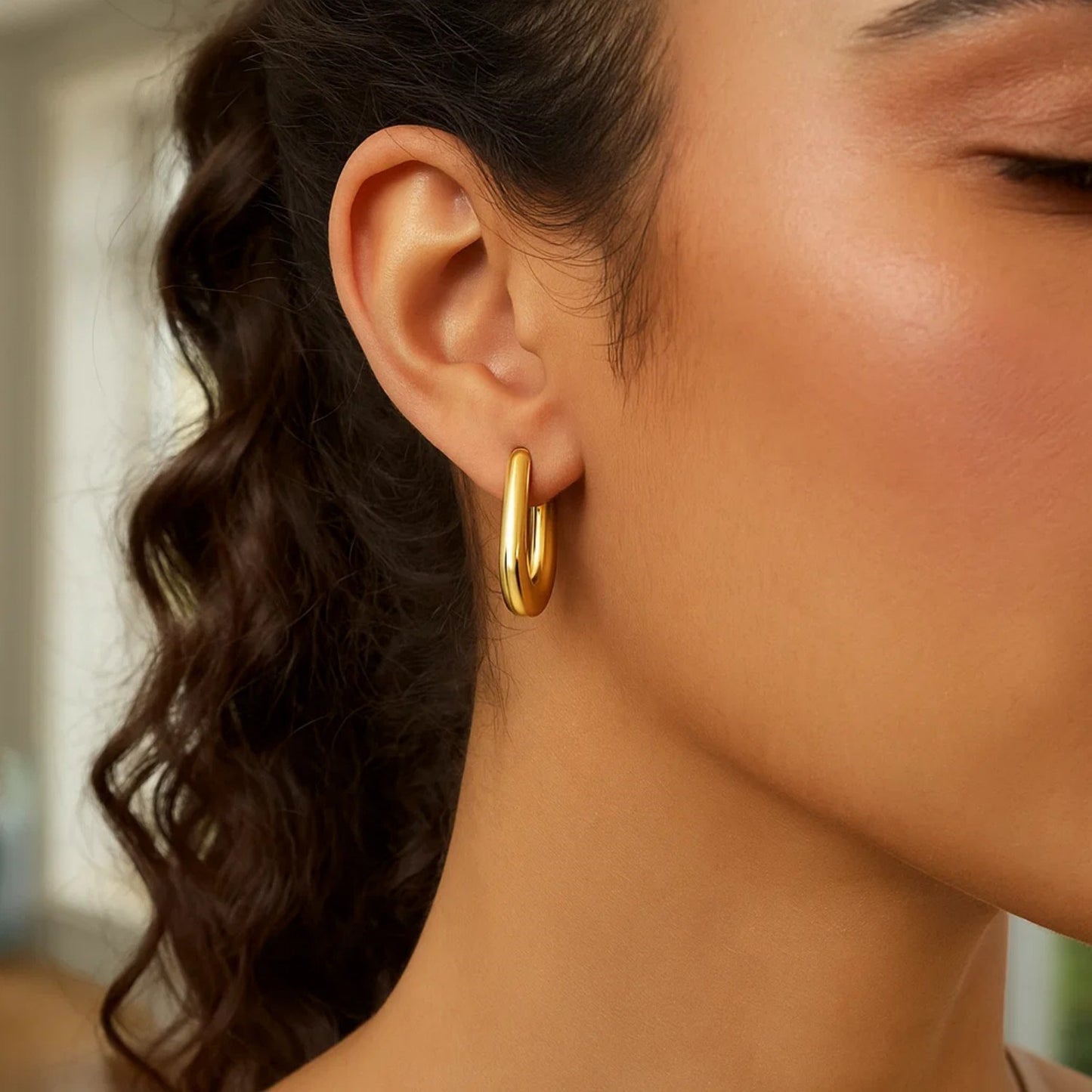 14K Yellow Gold Graduated Oval Hoop Earrings