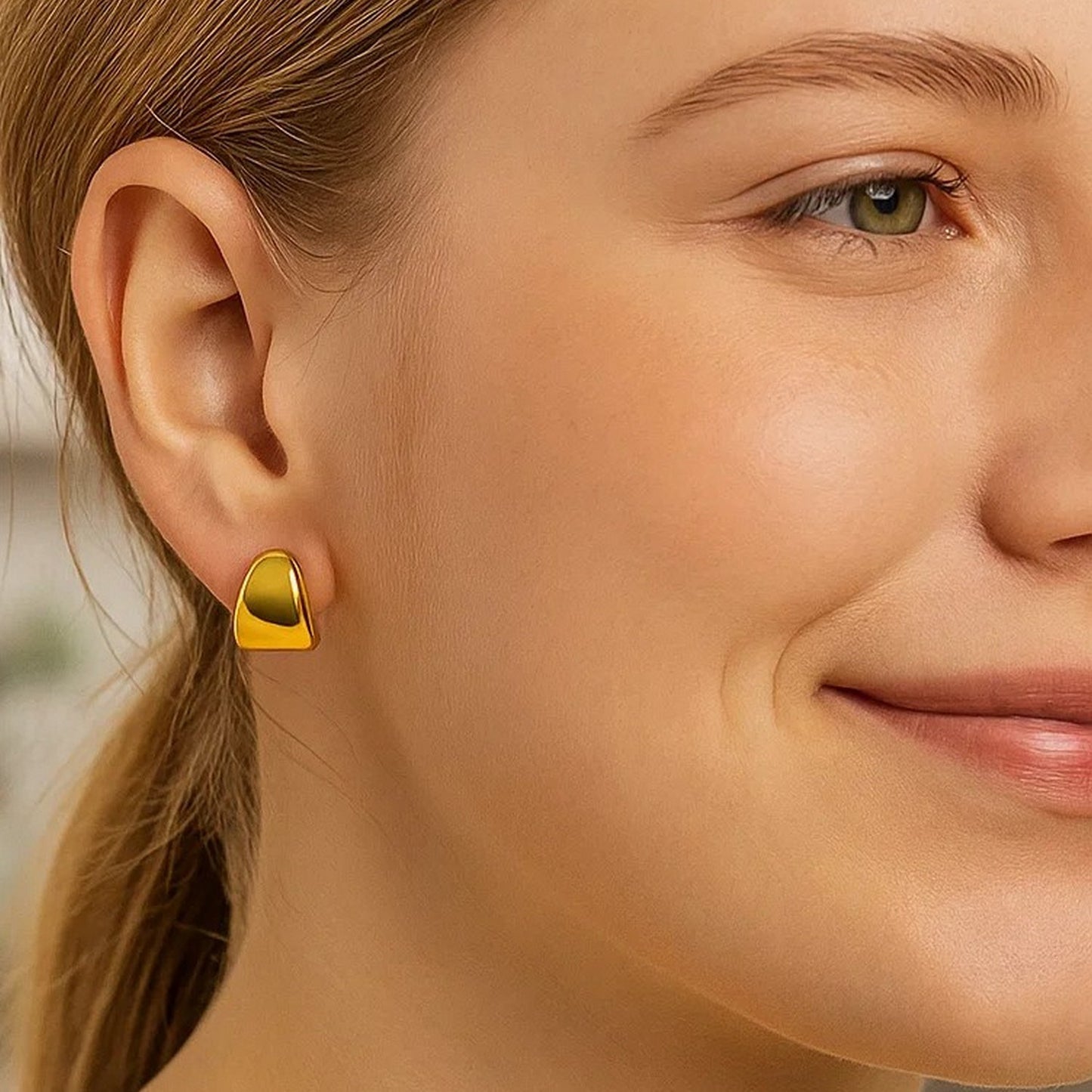 Puffed Up Graduated Hoop Earrings in 14K Yellow Gold