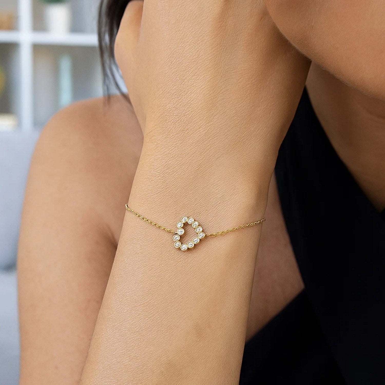14K yellow gold petite diamond heart bracelet with cable chain and lobster clasp, 7 inch